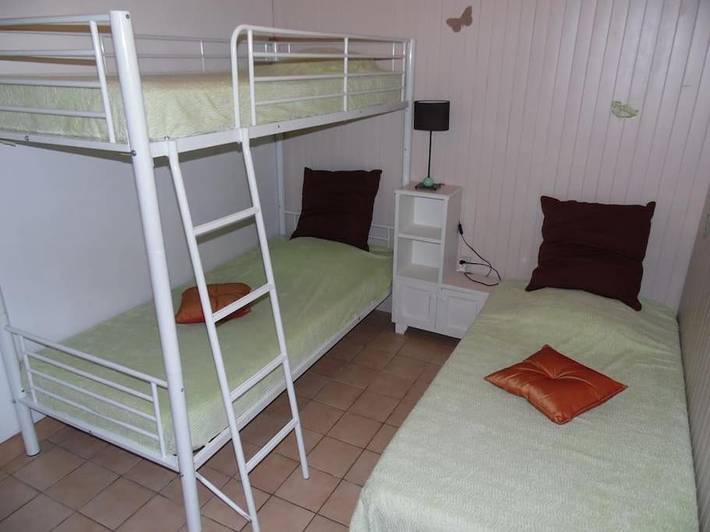 Location de vacances pour 7 personnes, avec terrasse ainsi que jardin et piscine, animaux acceptés dans Saint-Michel-de-Bannières - 4