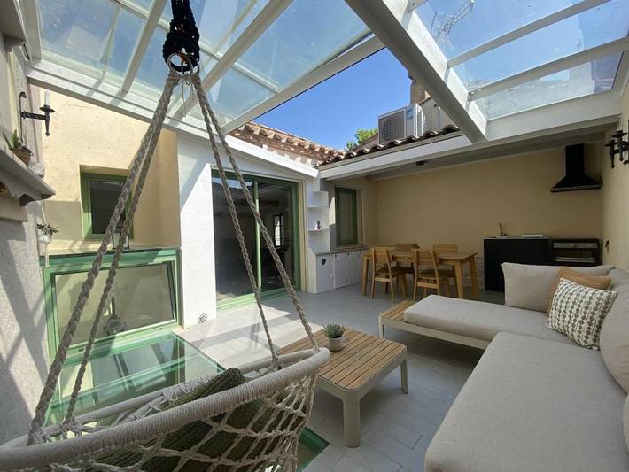 Location de vacances pour 7 personnes, avec terrasse et vue dans Tour Barberousse Chateau De Gruissan