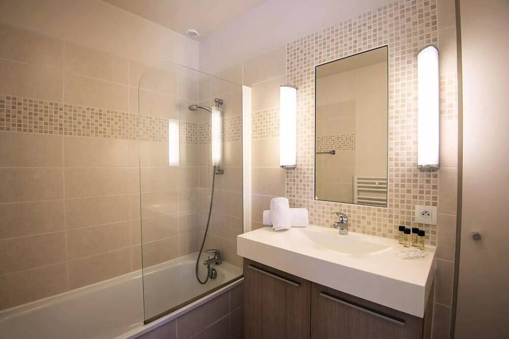 Entire apartment, Belambra Clubs Résidence Rocamadour - Les Portes De Dordogne - Premium Duplex Studio 2 People Sleeping Area Terrace in Alvignac, Causses du Quercy Regional Nature Park