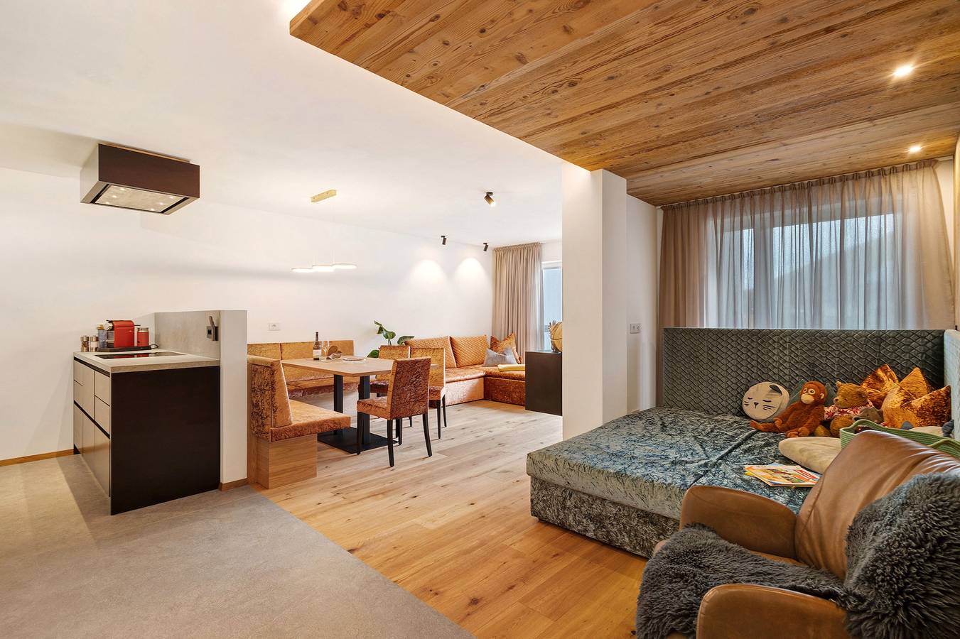 Ganze Wohnung, Ferienwohnung 'Paradeis Apartments A17' mit Bergblick, Balkon und Wi-Fi in Mühlbach, Dolomiti Superski