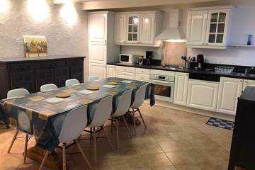 Gîte pour 5 personnes, avec terrasse à La Roche-Derrien