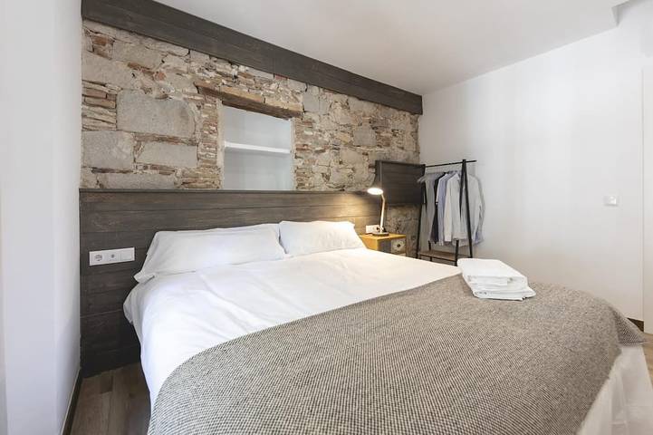 Ganze Wohnung, Bravissimo Rambla Eiffel 1, 2 Schlafzimmer, im Zentrum mit Blick auf den Fluss in Girona, Gironès