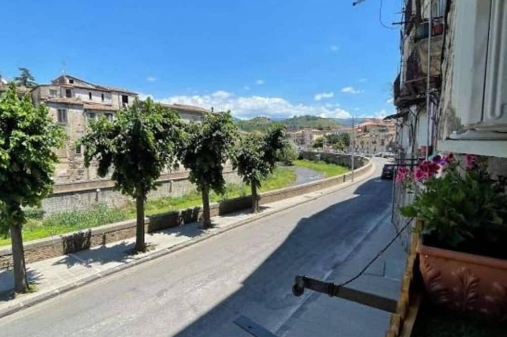 Apartamento entero, Along Crati River, mini apartment, vico Postierla, historic center. in Cosenza, Provincia de Cosenza