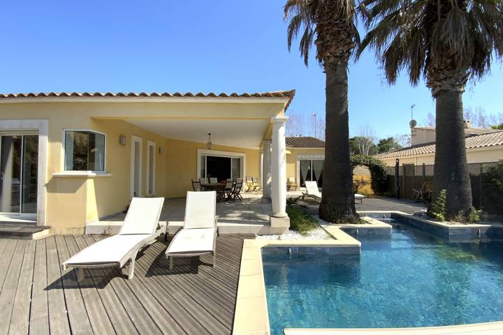 Villa pour 6 personnes, avec Terrasse ainsi que Jardin et Piscine au Le Grau-du-Roi