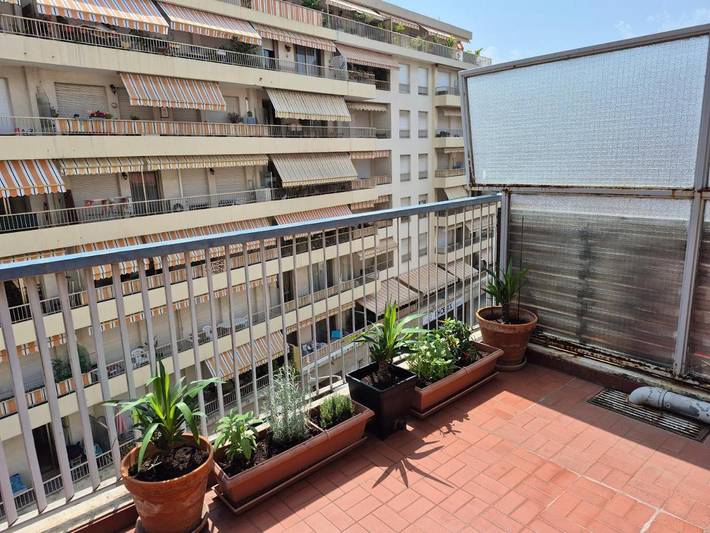 Gîte pour 6 personnes, avec balcon et vue dans Cathedrale Orthodoxe Saint Nicolas Nice - 4