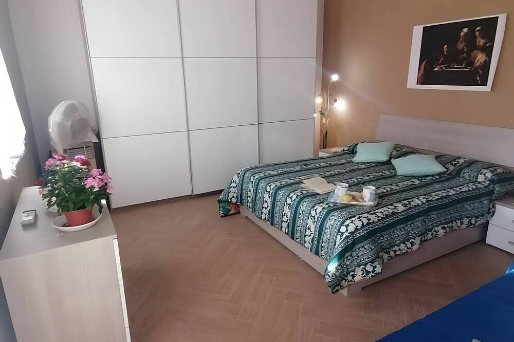 Apartamento entero, Apartamento 'Domenico' con Balcón, Wi-Fi y Aire Acondicionado in Mesina, Provincia de Messina