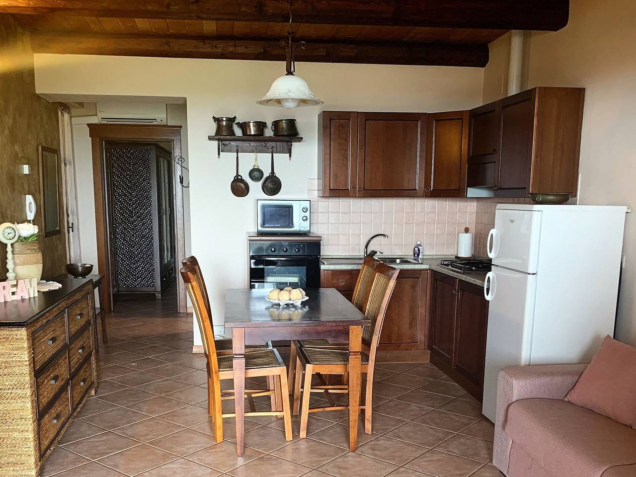 Appartement entier, Wohnung in Sanguineto mit privatem Parkplatz in Tuoro sul Trasimeno, Lac Trasimène