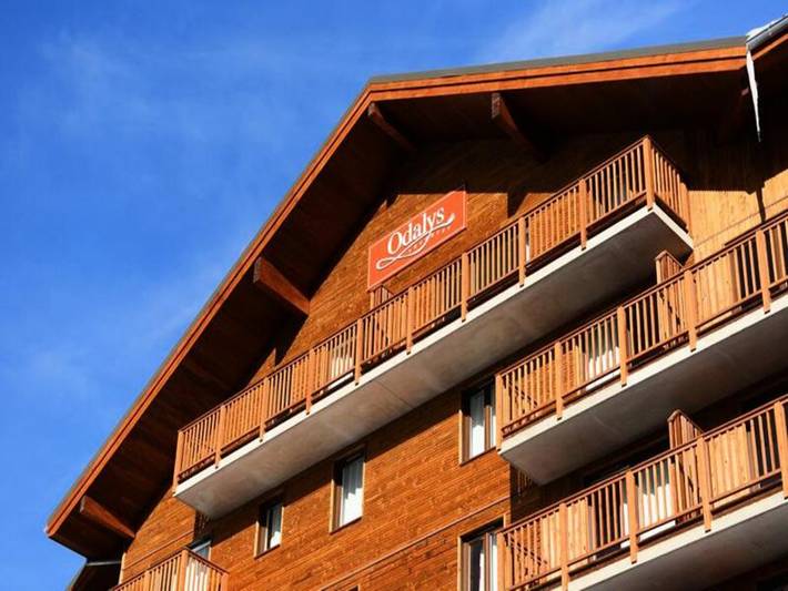 Gîte pour 8 personnes, avec sauna et piscine, adapté aux familles dans Office De Tourisme D Auris En Oisans - 2