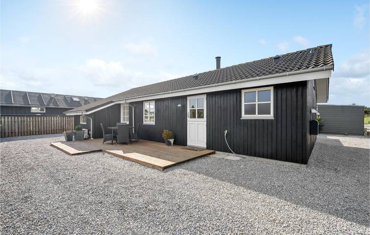 Ferienhaus für 4 Personen mit Terrasse in Følle Strand, Süddjursland