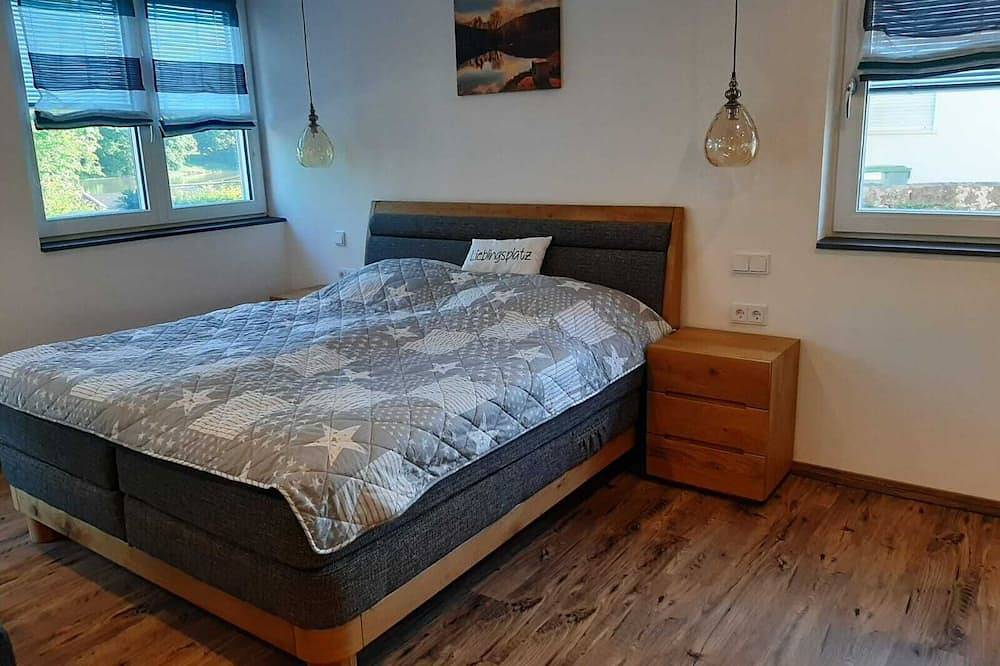 Ganze Wohnung, Barrierefreie und geräumige Ferienwohnung am Fluss. in Gemünden am Main, Maindreieck