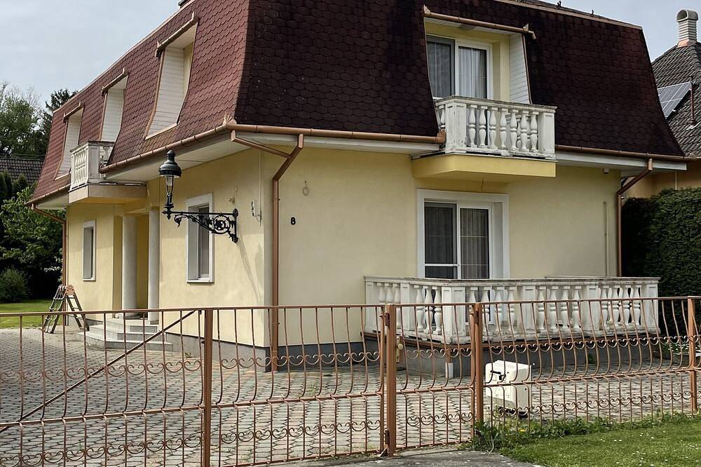 \nkomfortos, csendes, ahol az otthon kényelmében pihenhet! 5 percre a strandtól!\n in Zalakaros, Zalakarosi und Umgebung