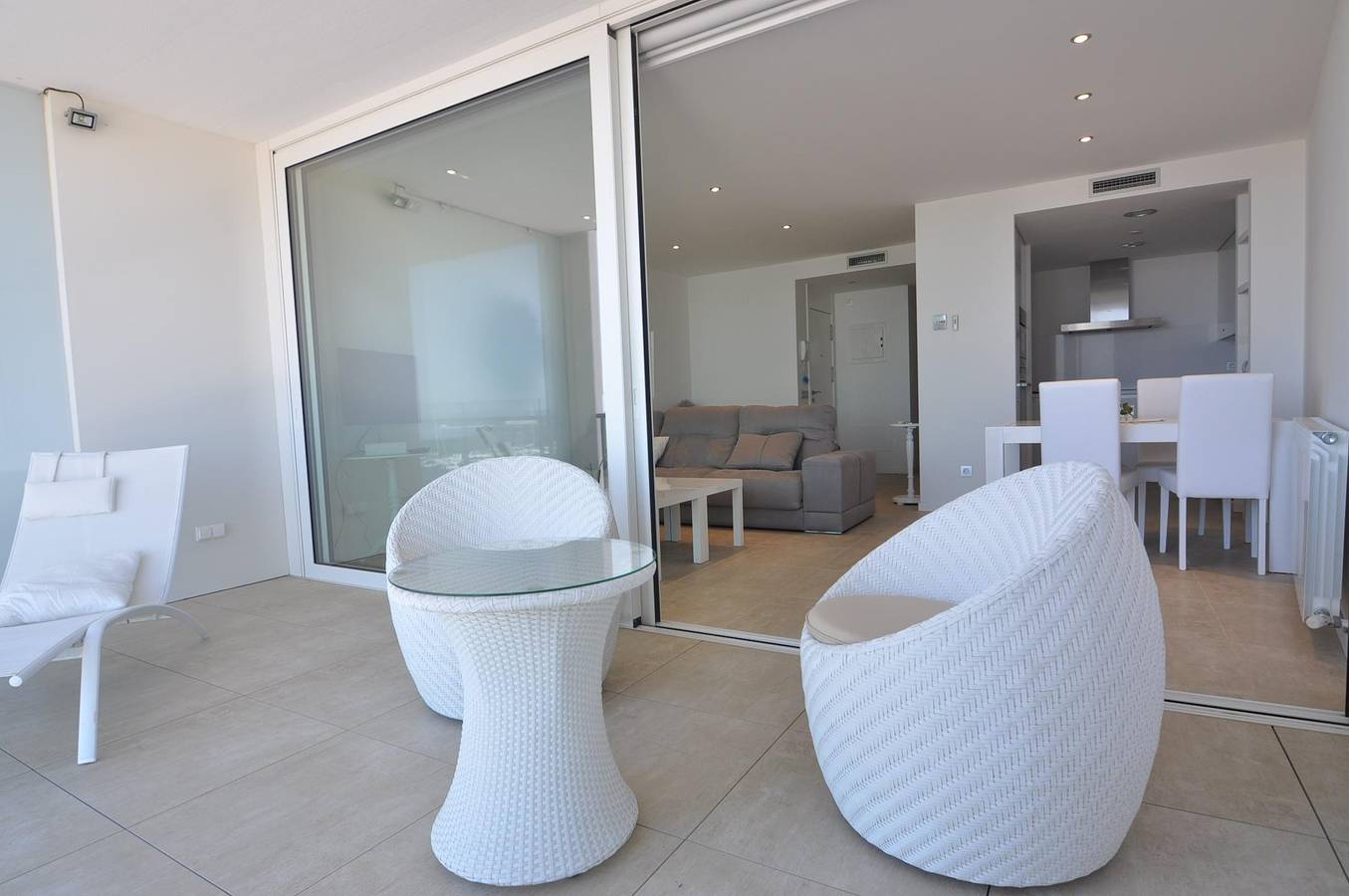 Appartamento intero, Luxury Apartment on the Beach in Roses, Costa Brava! 2 Bedrooms, Sea Views, Free Wi-Fi. Book now! in Roses Centre, Roses