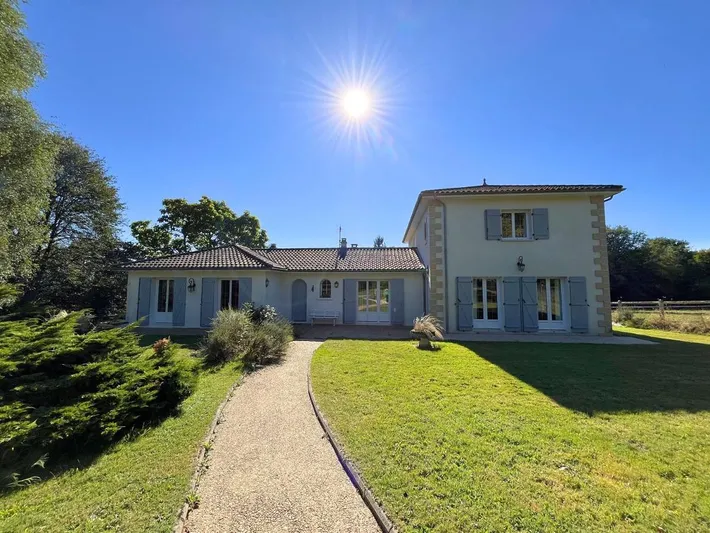 Ferienhaus für 6 Personen, mit Garten und Ausblick sowie Pool - 1