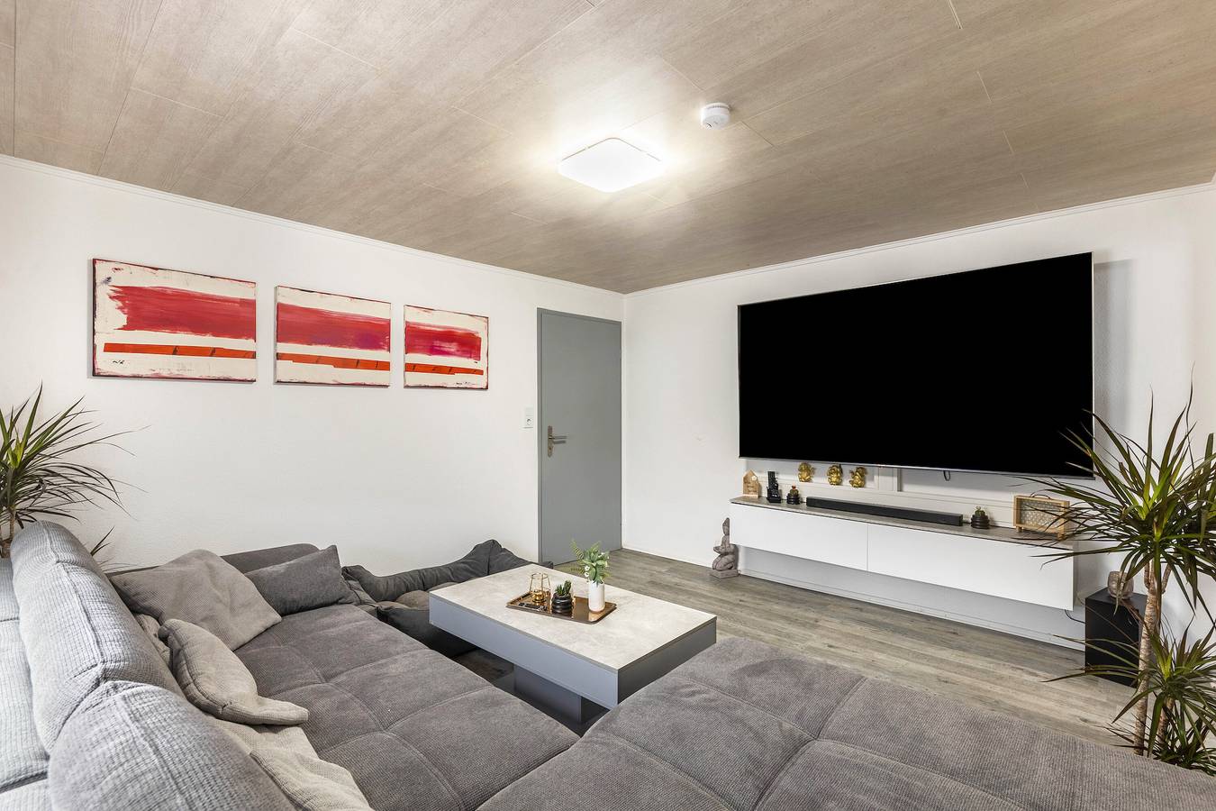 Ganze Wohnung, Apartment 'Klein Frankreich' mit Bergblick, privater Terrasse und Wlan in Bad Endbach, Naturpark Lahn-Dill-Bergland