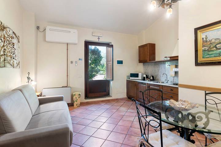 Ganze Wohnung, Resort Suite Magnolia: Zweizimmerwohnung mit Garten und Pool in Bagno a Ripoli, Valdarno