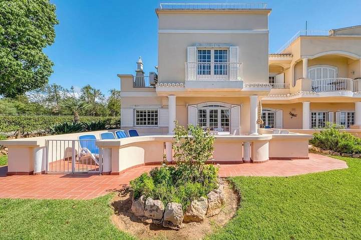 Chalet für 5 Personen, mit Balkon und Pool sowie Garten an der Algarve