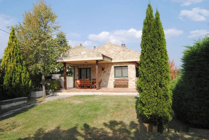 Apartamento para 12 personas, con Balcón y Terraza además de Jardín y Vistas en la Sierra de Béjar