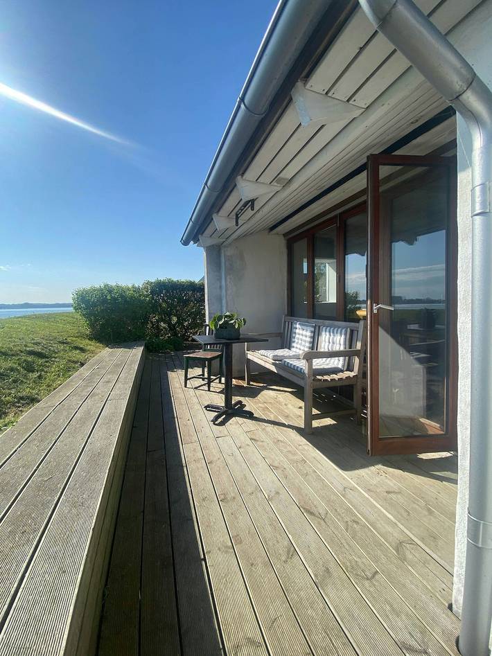 Ferieudlejning for 5 personer, med have og terrasse, husdyr tilladt i Årø