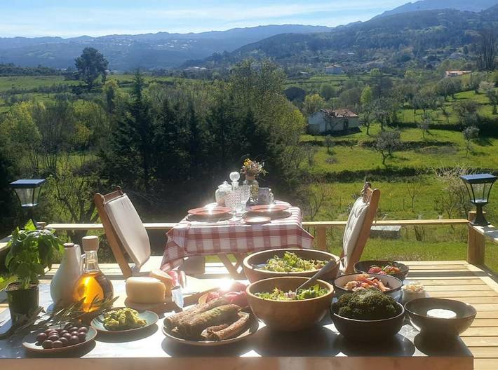Gîte pour 3 personnes, avec Balcon et Terrasse ainsi que Jardin et Vue à Gouveia