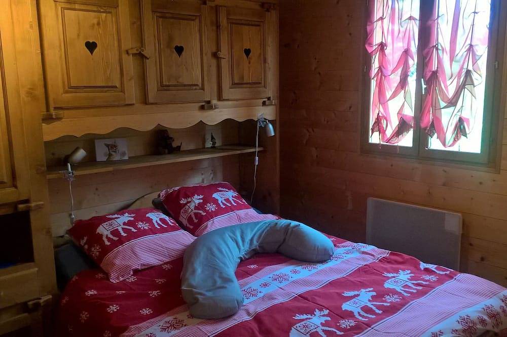 Cozy chalet Haut-Jura - Swimming pool on the estate - Terrace with open view in Saint-Laurent-en-Grandvaux, Parc naturel régional du Haut-Jura