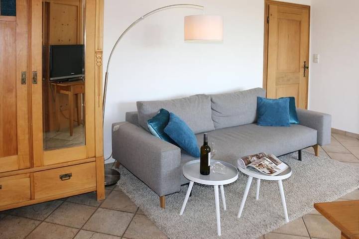 Ganze Wohnung, Gemütliches Feriendomizil mit Blick in den wunderschönen Garten in Sommerach, Fränkisches Weinland