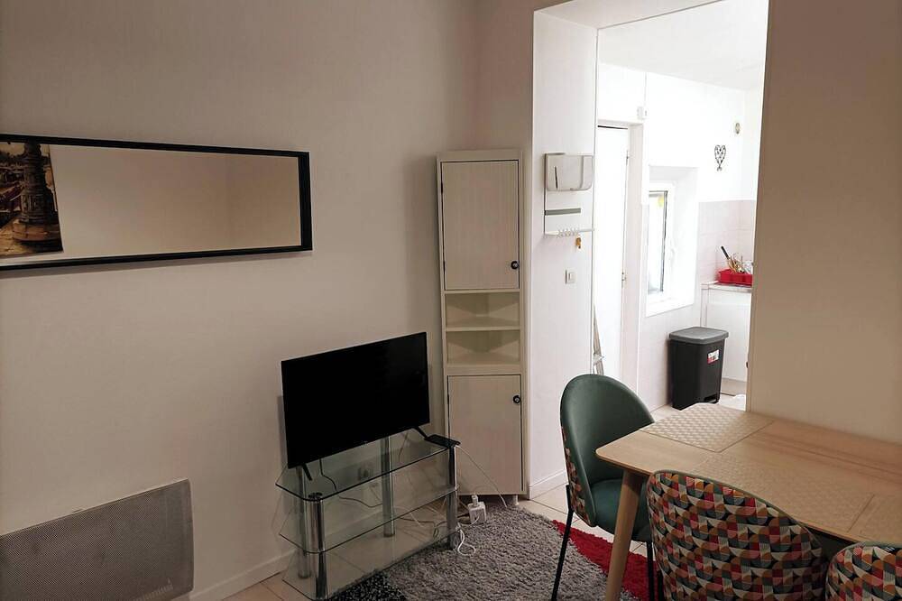 Apartamento entero, Homerez - Ap Montargis, vista lago, parking in Montargis, Región de Montargis