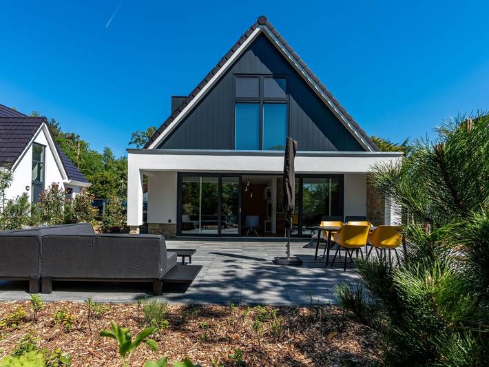 Vakantiehuis voor 4 personen, with Terras and Tuin as well as Sauna in Den Burg