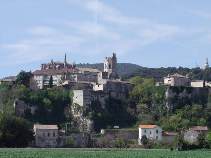 Gîte pour 2 personnes, avec vue ainsi que jardin et piscine à Viviers - 3