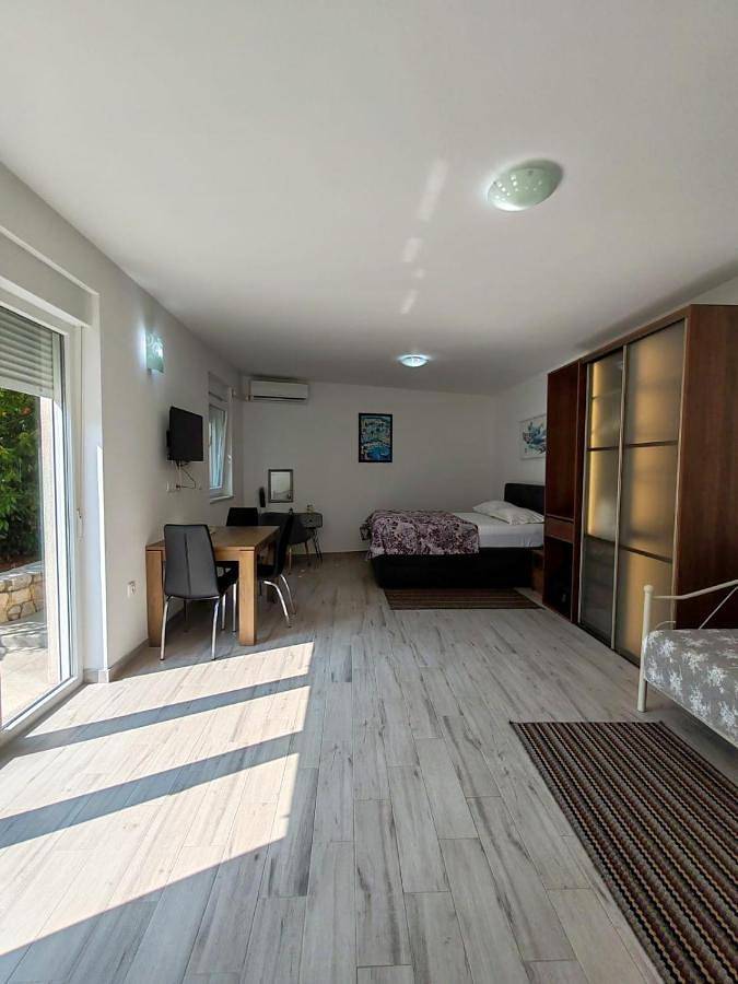 Maison d’hôte pour 3 personnes, avec vue et jardin à Pula - 4