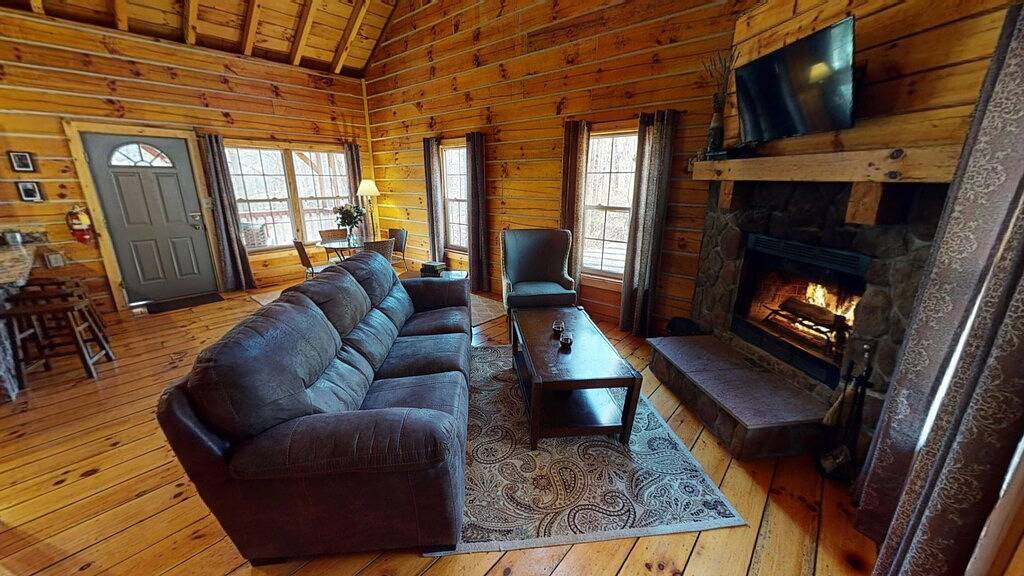 Rustikale Chic Getaway Cabin mit Whirlpool in der Nähe von State und National Parks! in Hocking County