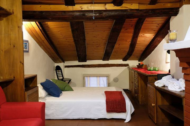 Appartamento intero, Centralissima  Mansarda - Piazza Santo Stefano in Bologna, Provincia di Bologna