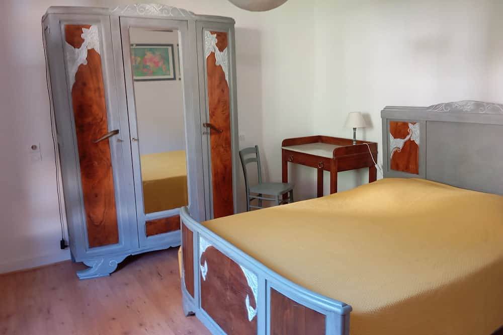 Maison style chalet grande terrasse Situé à deux pas de la place du marché in Luchon-Superbagnères, Bagnères-de-Luchon