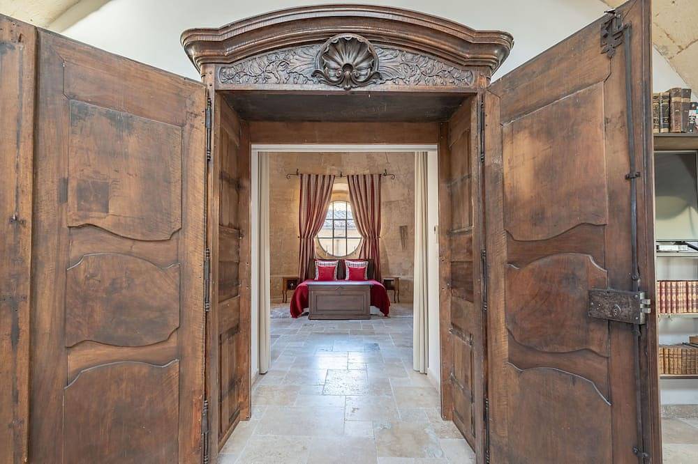 Appartement entier, Loft dans une église du 13ème siècle au coeur d'Avignon in Avignon, Vaucluse