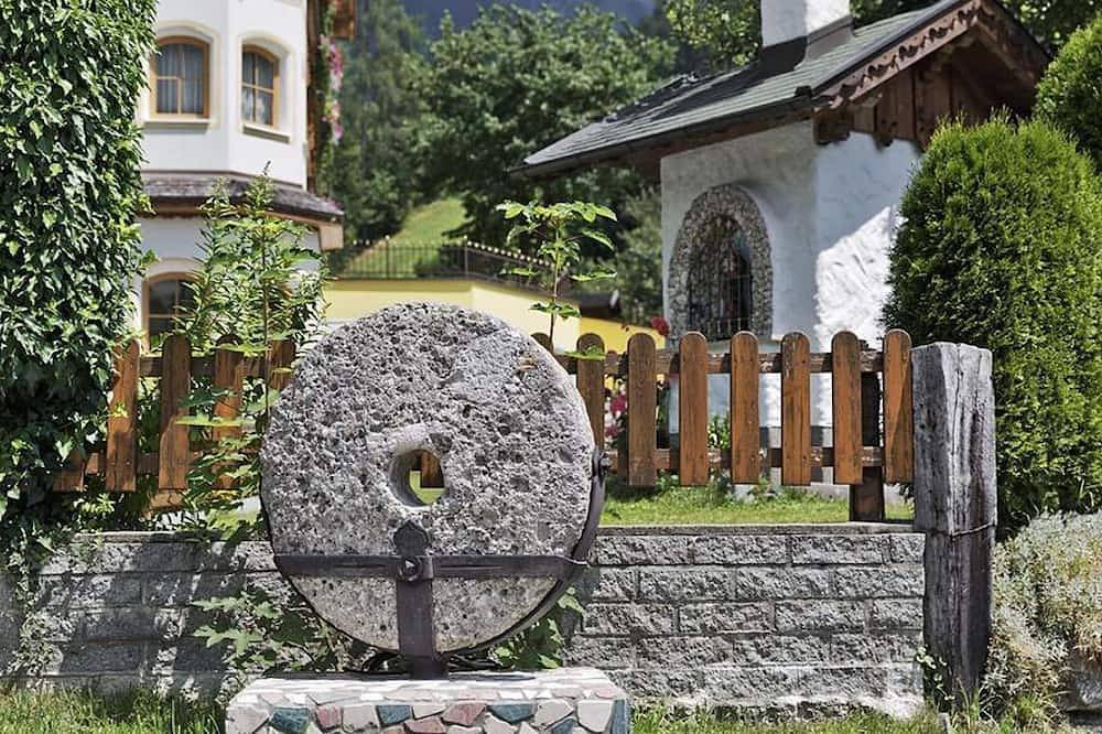 Doppelzimmer mit Dusche, Wc \"Dorfblick\" - Untermüllnergut, Landhotel in Dorfgastein, Ski Amadé