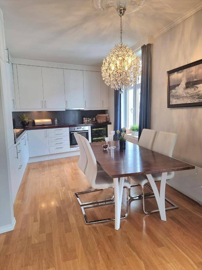 Ferienwohnung für 4 Personen, mit Seeblick und Ausblick sowie Terrasse in Bergen - 2