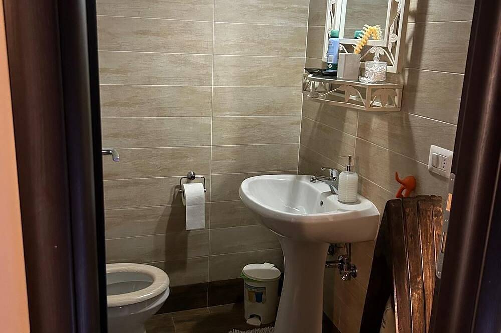 Casa de vacaciones 'Maison Gaia' con balcón, Wi-Fi y aire acondicionado in Velletri, Castelli Romani
