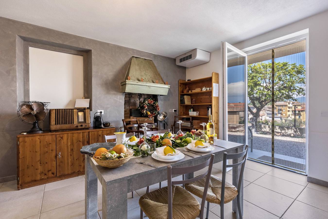 Ferienhaus 'Homely Feeling' mit Wlan, A/C, Balkon und Garten in Castelnuovo del Garda, Gardasee-Berge