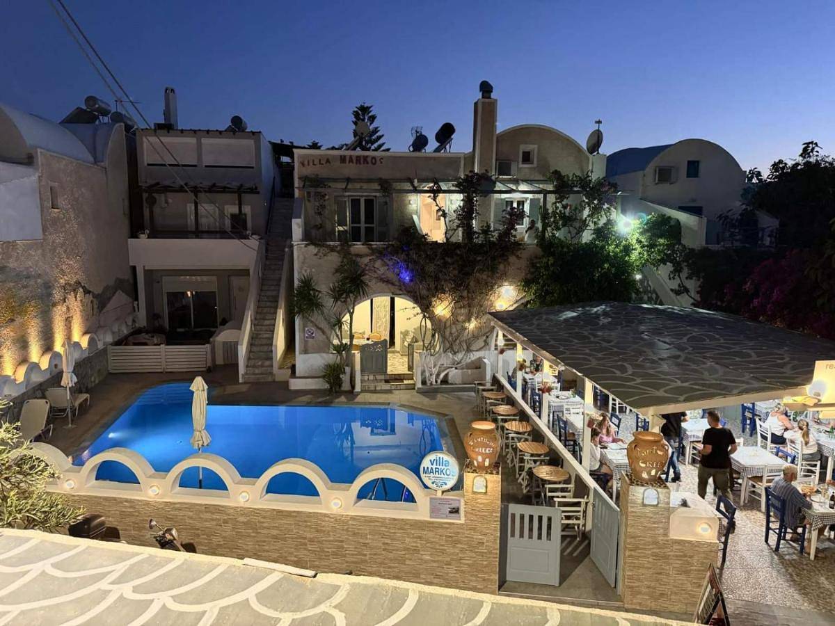 Villa Markos in Plage d'Perivolos, Perissa