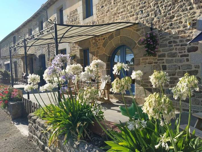 Chambre d’hôte pour 3 personnes, avec jacuzzi et jardin à La Baussaine
