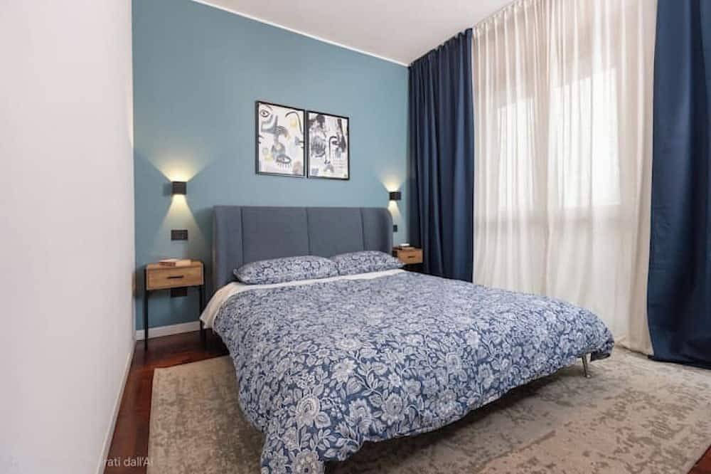 Entire apartment, Modern and comfortable apartment 5 minutes from Milan Rho Fiera in Rho, Milan Province