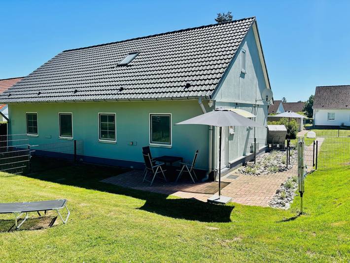 Ferienwohnung für 3 Personen, mit Terrasse und Garten in Lütow - 2