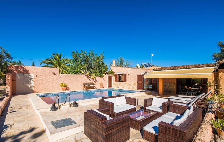 Gemütliches Apartment mit Pool und AC in Strandnähe in Artà, Mallorca Osten