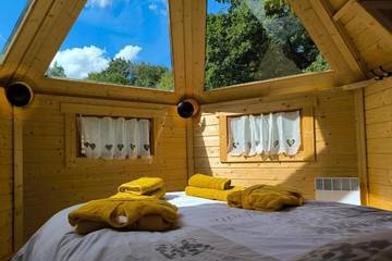 Gîte pour 2 personnes, avec jacuzzi et terrasse à Guenrouet