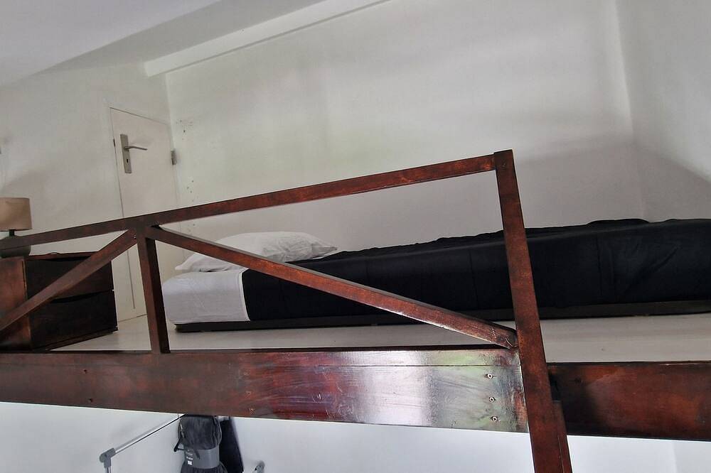 Cosy 2-bedroom villa with patio and barbecue in Alcabideche, Costa de Lisboa