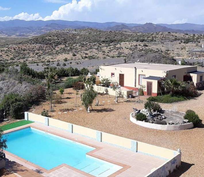 Apartamento para 5 personas, con Terraza y Jardín además de Piscina y Vistas en Tabernas