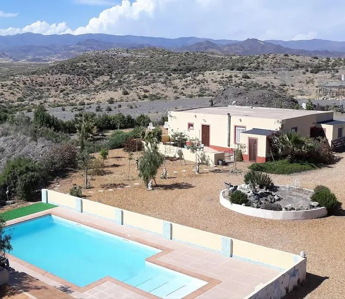 Apartamento de vacaciones para 5 personas, con vistas y terraza además de jardín y piscina, Se admiten mascotas - 1