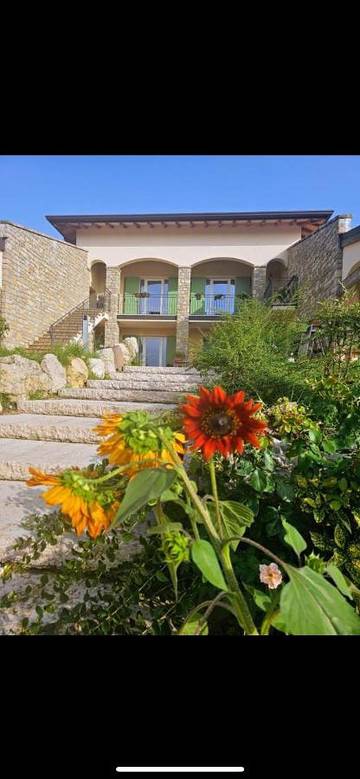 Chambre d’hôte pour 2 personnes, avec piscine et vue ainsi que jardin et balcon à Peschiera del Garda