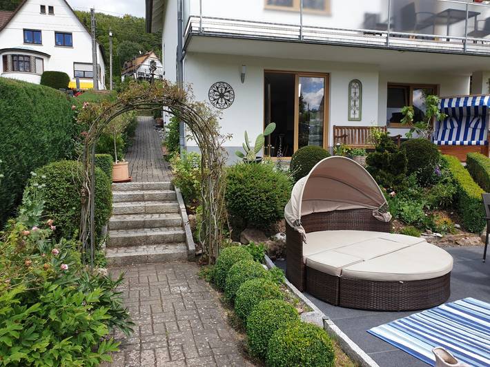 Ganze Ferienwohnung, Zum Himmelreich Ferienwohnung - Zum Himmelreich (Fw mit Wohn-/Schlafraum, Schlafraum, Küche, Wc, Du, Kamin, Garten) in Wartburg, Wutha-Farnroda