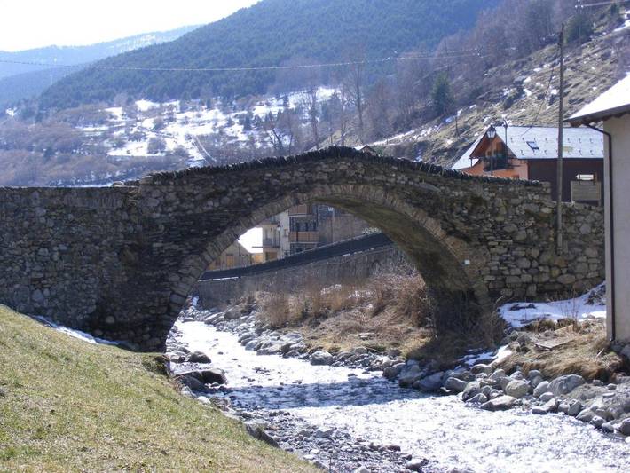 Gîte pour 2 personnes, avec vue et balcon, adapté aux familles à Espot - 4