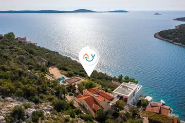 Villa für 6 Personen, mit Pool und Terrasse sowie Meerblick, mit Haustier in Marina